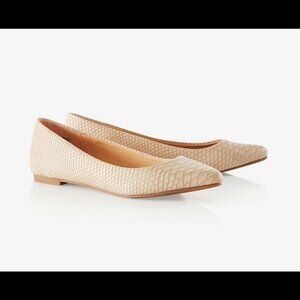 Express Snakeskin Cream Textured Women's Flats (8)